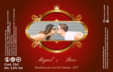 Cargar imagen en el visor de la galería, Cerveza Personalizada San Valentín - Romantic Red